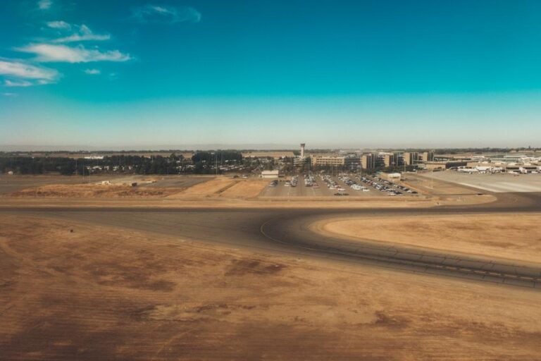 Airport Airplanes