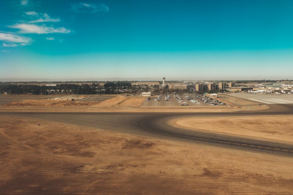 Airport Airplanes
